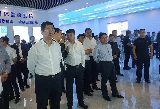 賈汪區(qū)區(qū)領(lǐng)導(dǎo)蒞臨瑞杰機(jī)械指導(dǎo)工作！